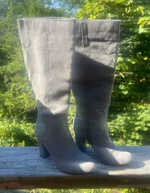 Metaphor Camille Gary Faux Suede Heeled Boots Sz 6.5 thumbnail 1