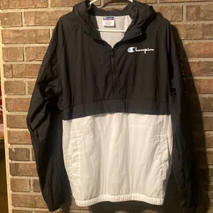Super cute lightweight Champion windbreaker thumbnail 1