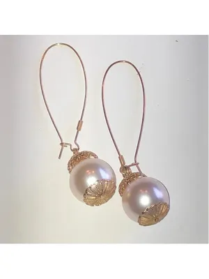 Elegant Gold Tone and Faux Pearl Drop Earrings thumbnail 4