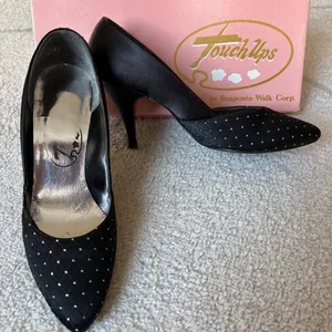 Vintage Black Satin Pumps Pointed Toe Rhinestone Heels w/ Box Sz 7 thumbnail 1