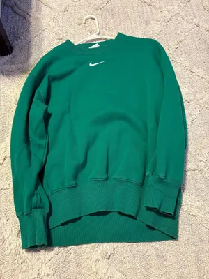 Green nike crewneck  thumbnail 1