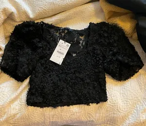 ZARA Puff Sleeve Top thumbnail 1