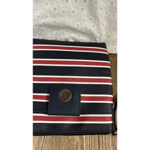 Tommy Hilfiger Crossbody Purse Classic Front pocket Nautical Beach Preppy thumbnail 2
