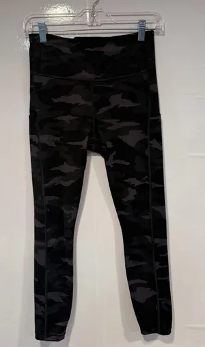 Athleta Ultimate Stash Black Camo Leggings thumbnail 1