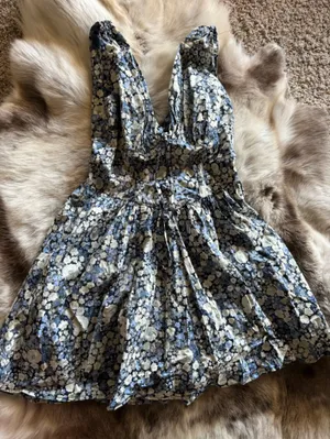 Vici Blue Floral V-Neck Mini Dress thumbnail 7