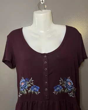 American Eagle Outfitters Shirt Womens XS Purple Embroidered Peplum Scoop Top thumbnail 1