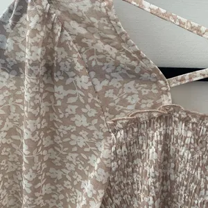 LE LIS Peasant Top Blouse M Floral Crop Long Sleeve Ruffle Boho Cottage Romantic thumbnail 9