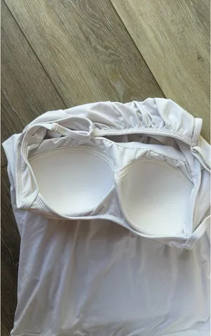 White flowy tank top with built in bra Size L thumbnail 2