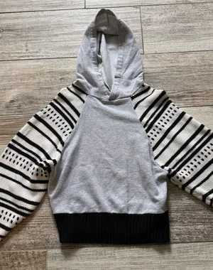 Urban Outfitters Knit Sweater Hoodie Sweatshirt thumbnail 1