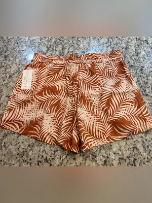 French Laundry Rust and Cream Palm-Print Drawstring Shorts thumbnail 6