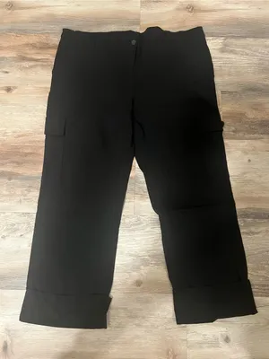Motherhood Black Cargo Capri Pants w/Flap Pockets Large cuffed Stretch Maternity thumbnail 1