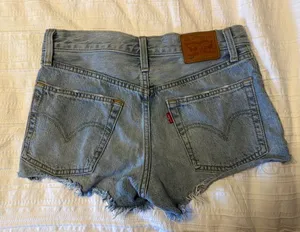 501® Original Fit Mid-rise Women's Shorts thumbnail 1