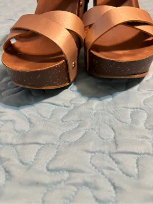 Refresh Metallic Rose Gold and Gold Crisscross Strap Sandals thumbnail 4