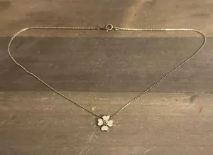Vintage Flower Pendant Necklace Gold thumbnail 4