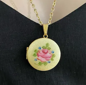 Vintage Hand-painted Flower Enamel Victorian Locket Necklace thumbnail 5