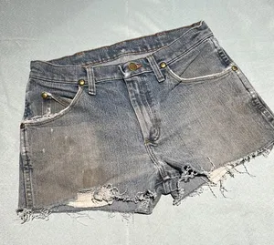 Vintage style wrangler‎ cut off denim shorts medium wash thumbnail 1