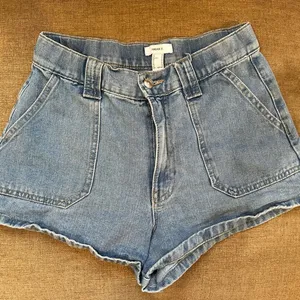 Forever 21 Front Pocket Light Wash Denim Shorts thumbnail 1