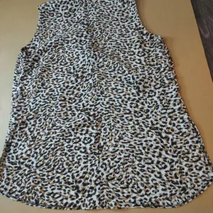 Zac & Rachel V-Neck Animal Print Sleeveless Blouse S Mobwife Dopamine Corporate thumbnail 8