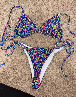 Bikini thumbnail 1