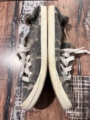 MAURICES Camo Pull On Sneakers 8.5 thumbnail 3