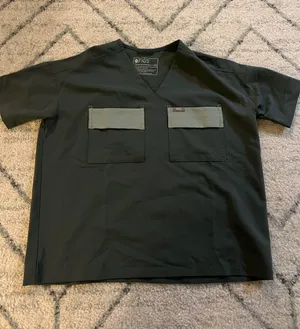 Figs Bello Cargo Women’s Scrub Top Olive Green Oversized Size XXS PO#4785 EUC thumbnail 2