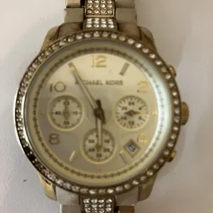 Michael Kors Watch Needs Battery And Can Be Used For Pieces thumbnail 2