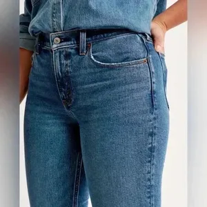 Abercrombie & Fitch Curve Love Mid Rise 90s Straight Jeans Jean size 28/6R thumbnail 7