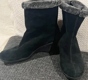 Aerosoles Women's Attorney Black Suede Mid Calf Boots Zipper Fur Lined Size 8 thumbnail 4