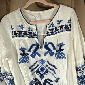 Free People Mini Dress Medium White Embroidered Blue Boho Cinch Artsy Beachy thumbnail 5