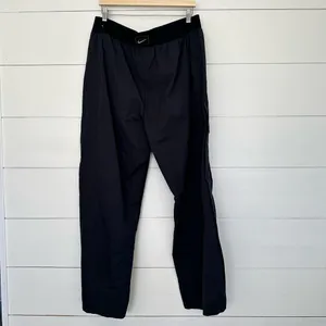Nike Women’s Extra Large Black Icon Clash Pants thumbnail 2