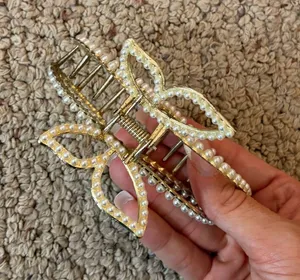 Amazon Butterfly gold pearl claw clip thumbnail 1
