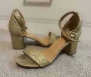 Gold Lulus Heels thumbnail 1