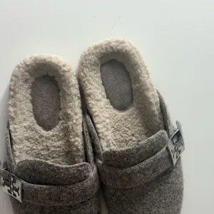 Tory Burch Mellow Shearling Lined Mule in Fog Gray 9 thumbnail 7