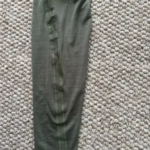 NWOT The North Face Dayology Mid-Rise 7/8 Tight Women’s Size XL Mesh Detail thumbnail 3