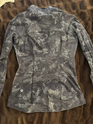 Lululemon Quarter-Zip thumbnail 2