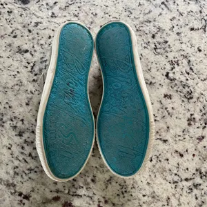 Blowfish Malibu Play Sneakers Women 8 Olive Green Distressed Canvas Slip On Boho thumbnail 6