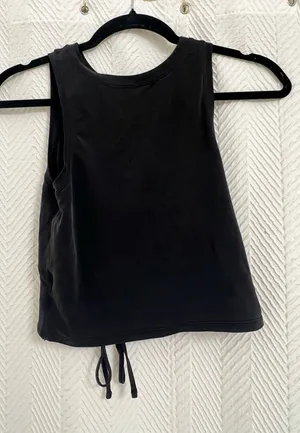 Lululemon top  thumbnail 1