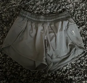 Lululemon Shorts thumbnail 1