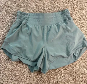 Lululemon High-Rise Hotty Hot 2.5" thumbnail 1