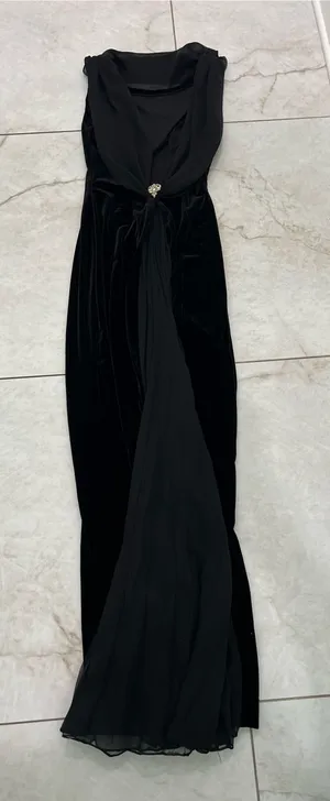 TADASHI Black Velvet Brooch Evening Gown Size XS thumbnail 1