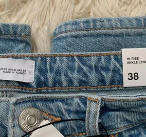 High Rise Jeans thumbnail 3