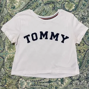 Tommy Hilfiger Crop Top thumbnail 1