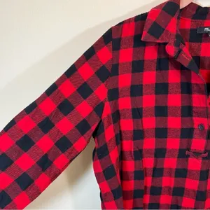 ✨‎ Madewell Women’s Red Black Buffalo Plaid Collared Long Sleeve Shirt Medium thumbnail 5
