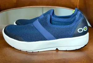 Oofos Womens OOmg Q1-1312020-3 Navy Blue Casual Shoes Sneakers Size 7.5 thumbnail 1