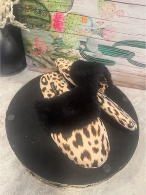 Victoria's Secret Signature Satin Slippers Leopard Animal Print Size S (6/7) thumbnail 3