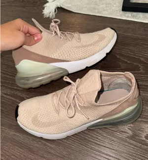 Nike Women’s Air Max 270 Flyknit thumbnail 4