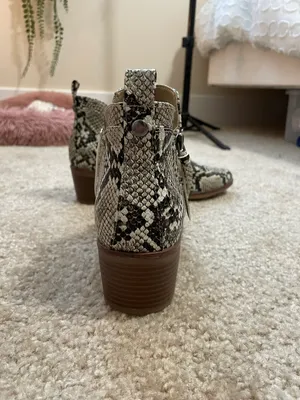 snakeskin ankle boots Size 6 thumbnail 4