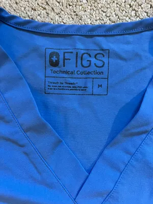 FIGS Scrub Top thumbnail 2