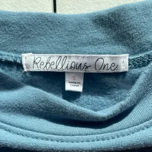 S crewneck thumbnail 2