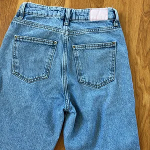 Zara High-rise Straight Leg Jeans thumbnail 7